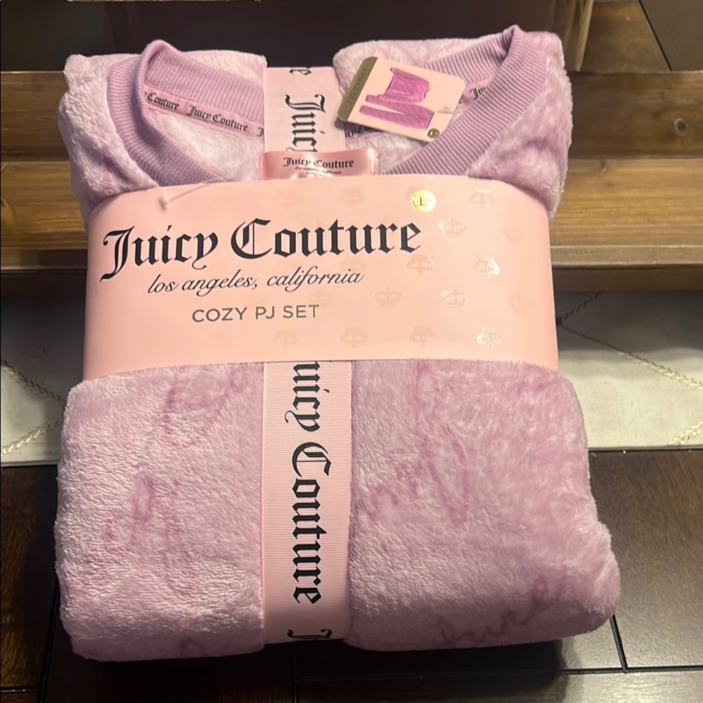 Juicy Couture Pink Plush Pajama Set - Picture 2 of 10
